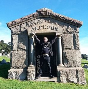 Meet your Posher, Larry